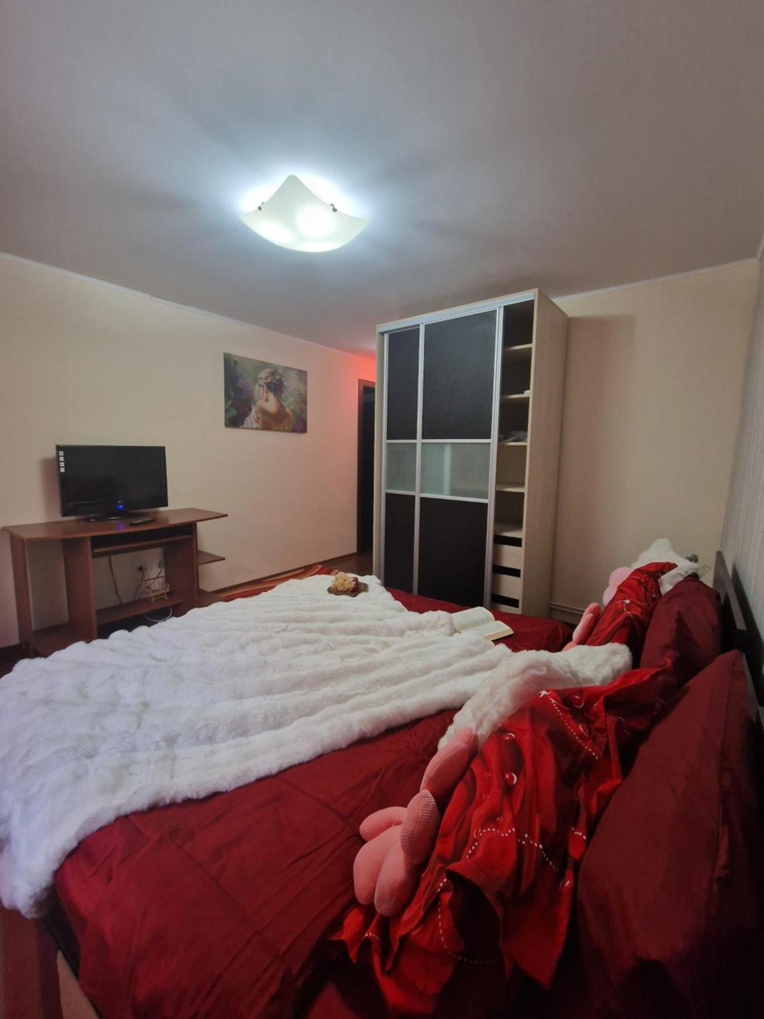 Apartament Red & Yellow สลานิก-มอลโดวา ภายนอก รูปภาพ